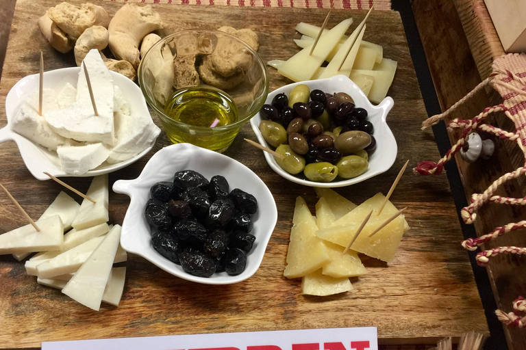 Heraklion: Food Tastings Walking Tour Small-Group Tour