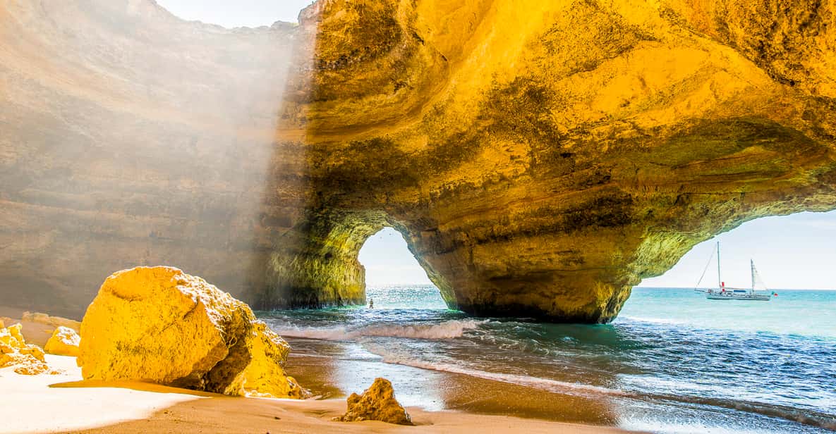 Albufeira: Benagil Caves & Dolphin Watching Speed Boat Tour