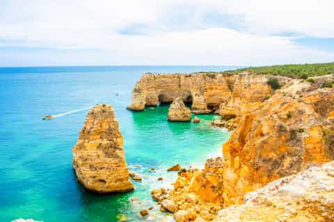 Albufeira: Excursão de Lancha Algar de Benagil e Golfinhos