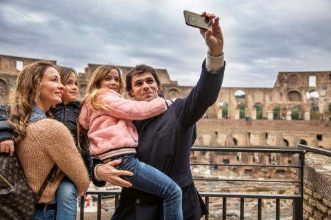 Rome: visite guidée du Colisée et de l'histoire en coupe-file pour enfants
