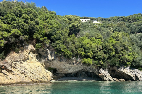 Corfu: Passeio de barco particularCorfu: excursão de meio dia em barco particular