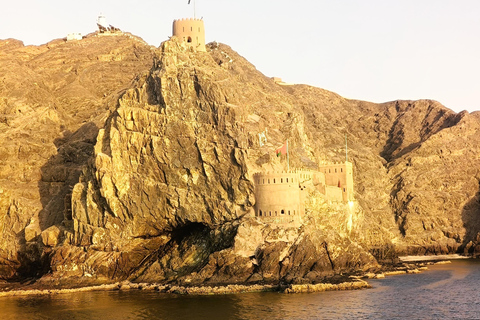 Muscat: Sunset Cruise & Coastal Boat Tour with Refreshments Muscat : Sunset Cruise & Coastal Boat Tour (Private)