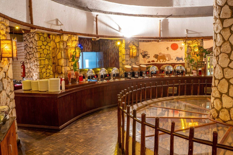 Salt Lick Safari Lodge: tour di 2 giorni da Nairobi o MombasaNairobi o Mombasa: tour di 2 giorni al Salt Lick Safari Lodge