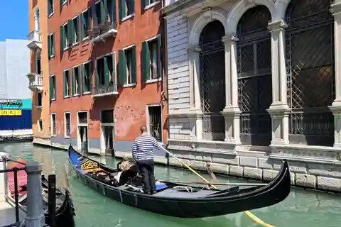 From Milan: Venice City Highlights Guided Day Trip