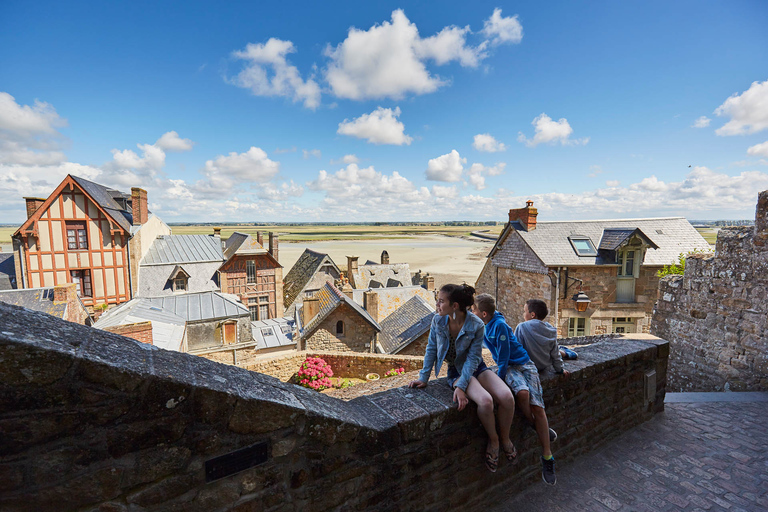 Mont Saint Michel: Walking Tour & Optional Abbey Ticket Tour in French Without Abbey Ticket