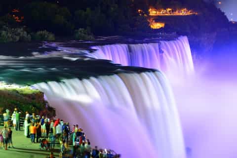 Niagara Falls, USA: Day & Night Small Group Tour with Dinner