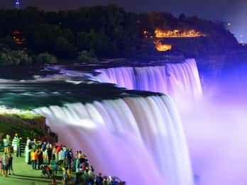 Niagara Falls, USA: Tag & Nacht Kleingruppentour mit Abendessen Niagara Falls, USA: Tag & Nacht Kleingruppentour mit Abendessen