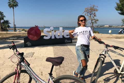 Side: Small-group Bike Tour