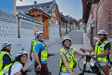 Seoul: Evening E-bike Guided Tour