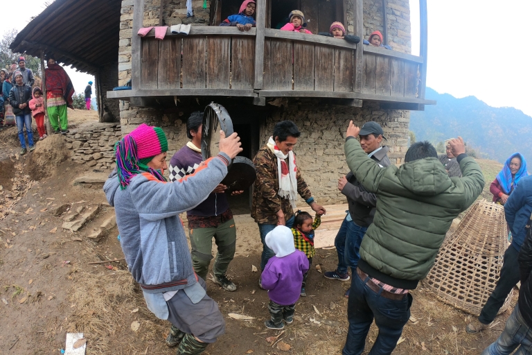 Nepal: Ländlicher Glamping-Trek mit Panoramablick