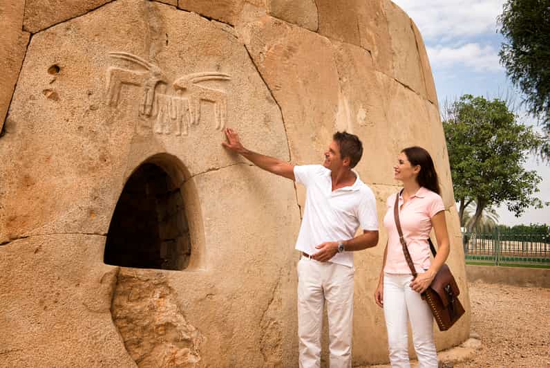 Al Ain: 8-Hour Tour for Small Groups