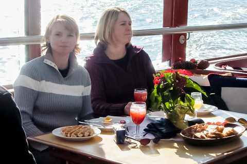 NYC: Cruzeiro para um brunch no horizonte de Manhattan com um drinqueNYC: Manhattan Skyline Brunch Cruise com uma bebida