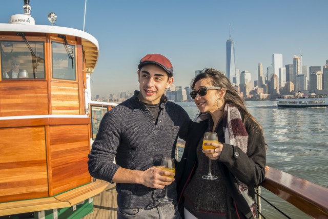 Visit NYC Manhattan Skyline Brunch Cruise with a Drink in New York City