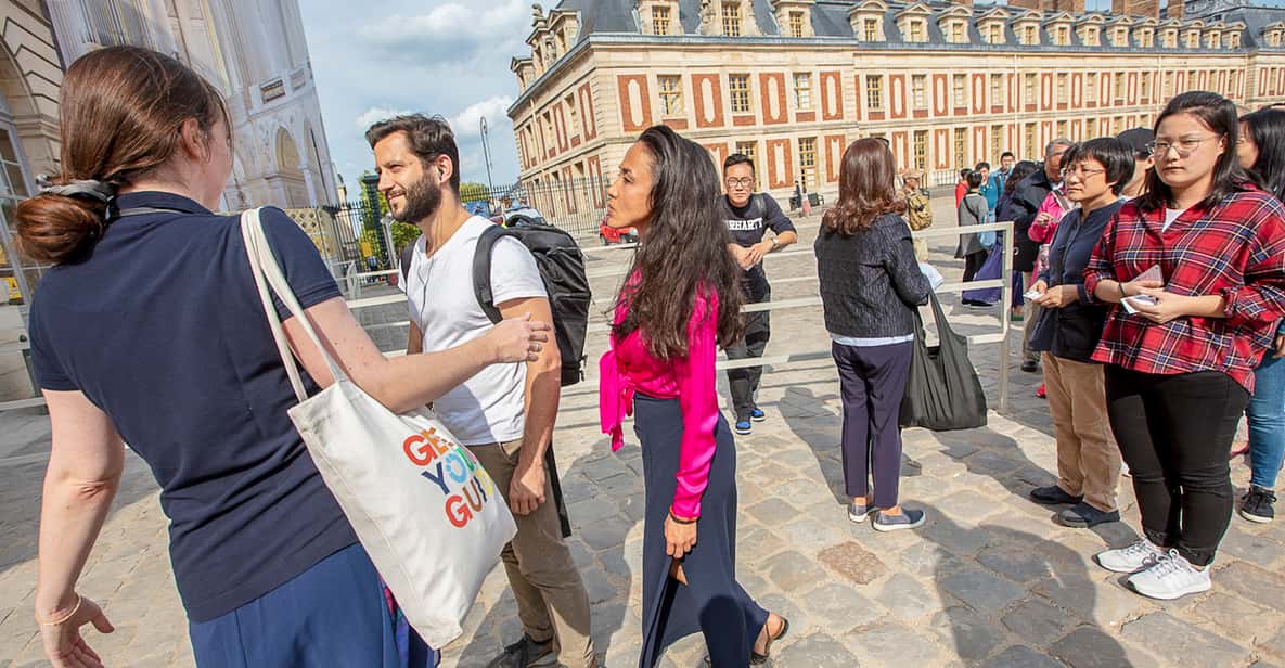 Versailles: Skip-the-Line Tour of Palace with Gardens Access