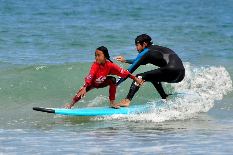 Santander: clases de surf en la playa de SomoLección de surf intermedio