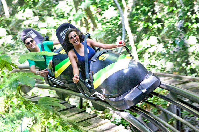 Tour della Foresta Pluviale in Bobsled Mystic Mountain fr Montego BayBob mistico della montagna Ocho Rios