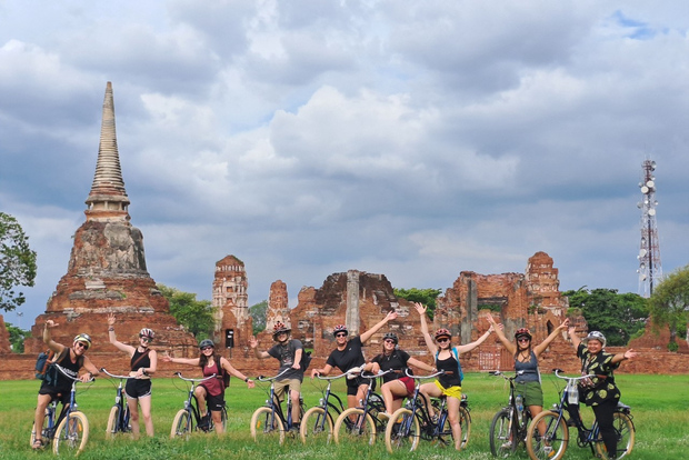 Tour in bicicletta della città e del parco storico di Ayutthaya