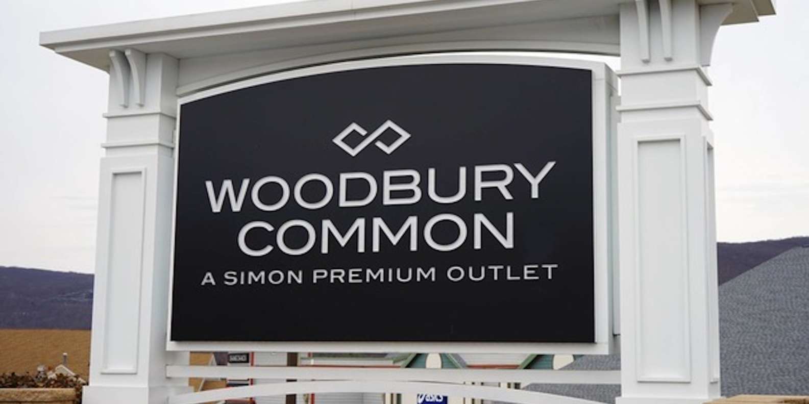At accelerere svovl Optimisme From NYC: Woodbury Common Premium Outlets Shopping Tour | GetYourGuide