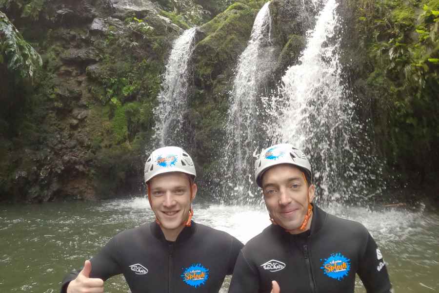Canyoning in Ribeira dos Caldeirões. Foto: GetYourGuide
