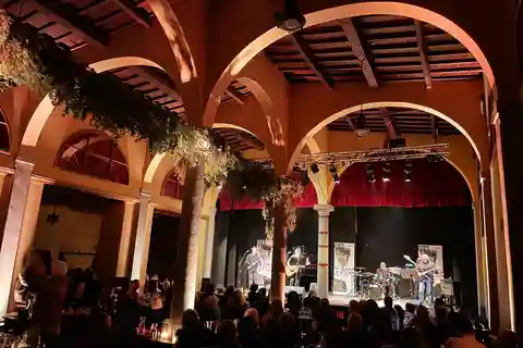 Teatro del Sale Circo-lo Live : Dîner et spectacle
