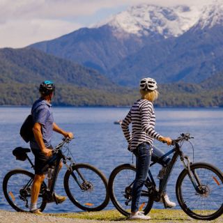 Te Anau: River Jet Boat and Bike Ride Tour with Local Guide