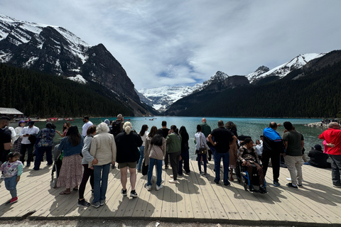 Von Banff aus: Shuttle-Bus nach Lake Louise und Moraine Lake.