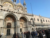 Desde el lago de Garda, Visita guiada de grupo de día completo de Venecia - Hizvo