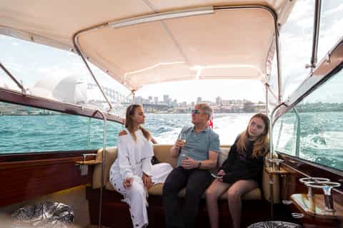 Sydney: Private Icons and Highlights Harbor Cruise