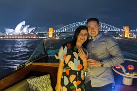 Sydney: Crucero nocturno privado con vino
