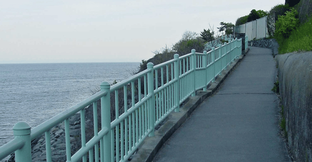Newport: Cliff Walk Self-Guided Walking Tour
