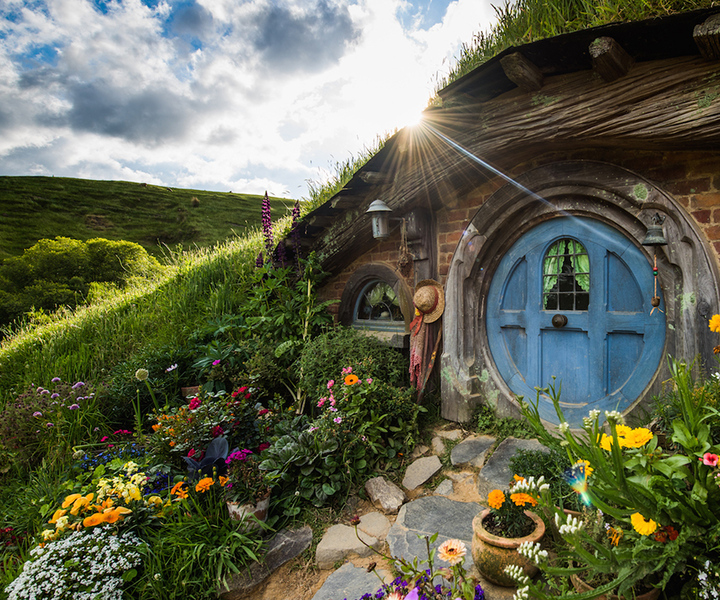 From Auckland: Hobbiton Movie Set Full-Day Trip