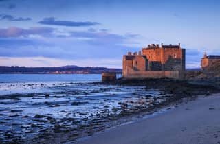 Ab Edinburgh: Tagestour zu den Drehorten von Outlander mit Eintritt