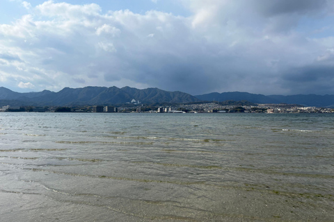 Hiroshima: rundtur till Peace Memorial Park och ön MiyajimaHiroshima: personer med JR Pass eller biljett till höghastighetståg