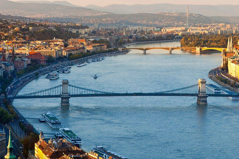 Budapeszt: Half-Day Highlights Small Group Private Tour