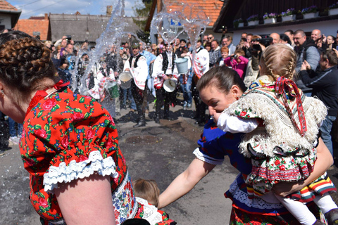 La tierra de Matyó: visita MezőkövesdTour de día completo a Matyóland y Zsóry Spa desde Budapest