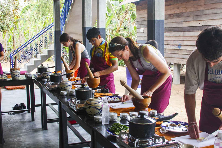 Promenade dans le village et cours de cuisine à Siem Reap