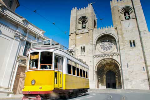 Lisbon: Alfama and Lisbon Cathedral Guided Walking Tour
