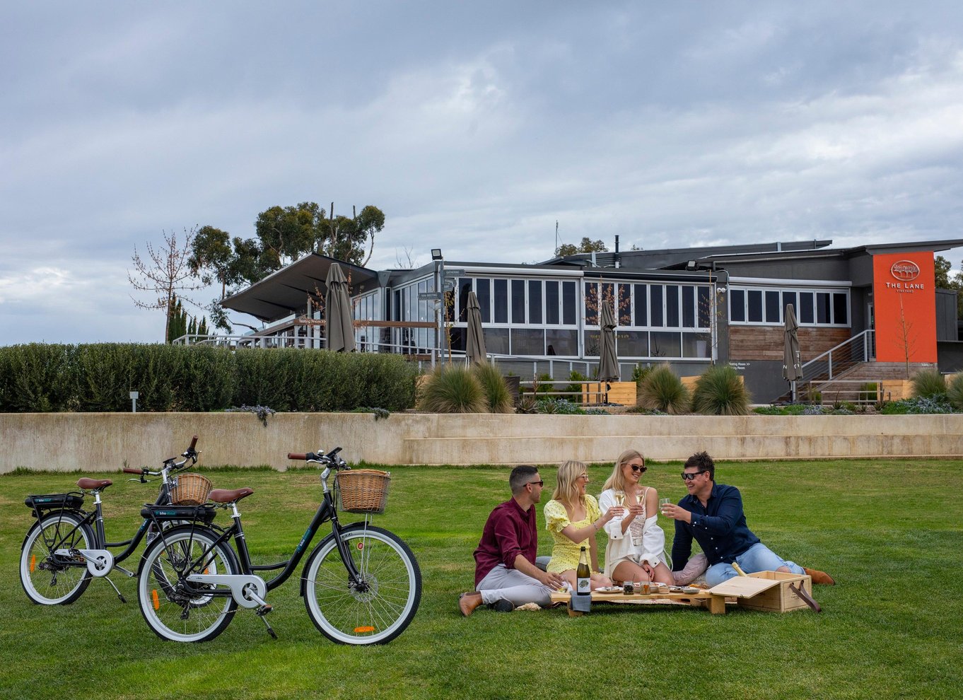 Hahndorf: Gourmet Food & Wine E-Bike Tour