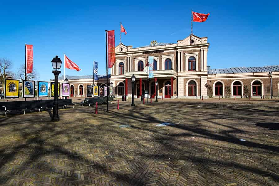 El Mercado, Six Flags Wiki