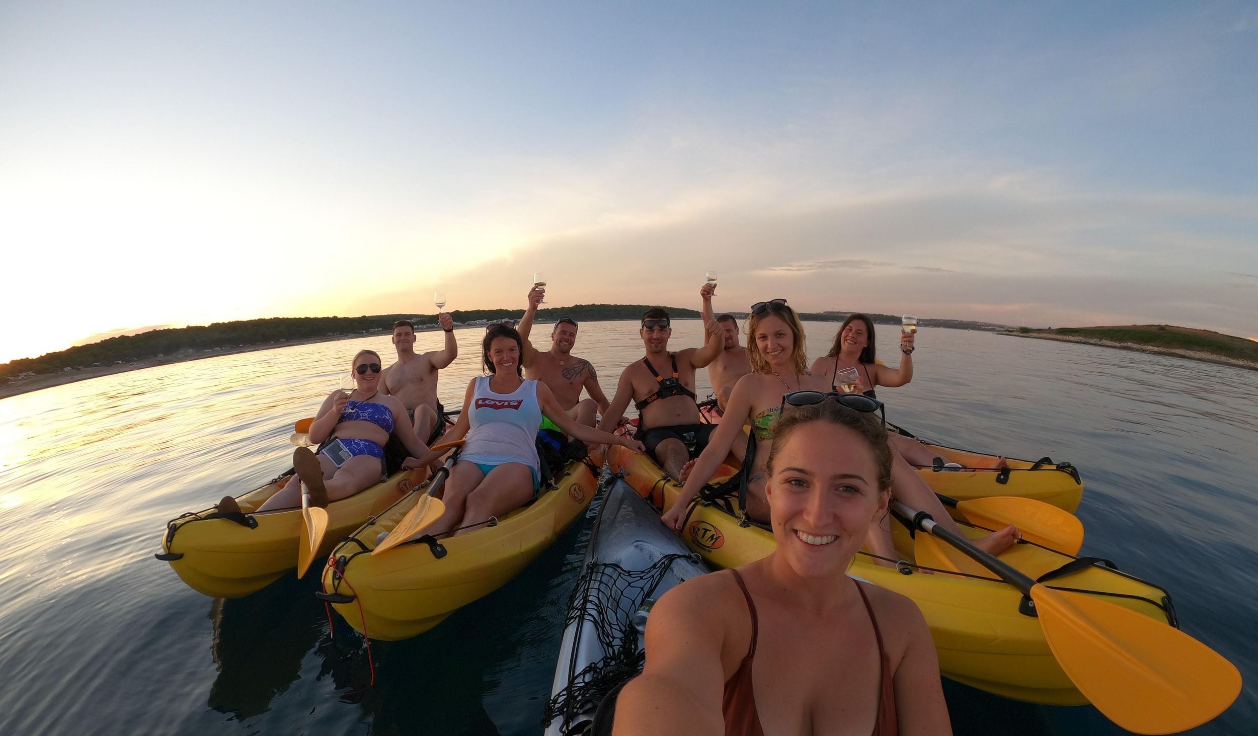 Kap Kamenjak: Kajak/SUP Wein Tour bei Sonnenuntergang