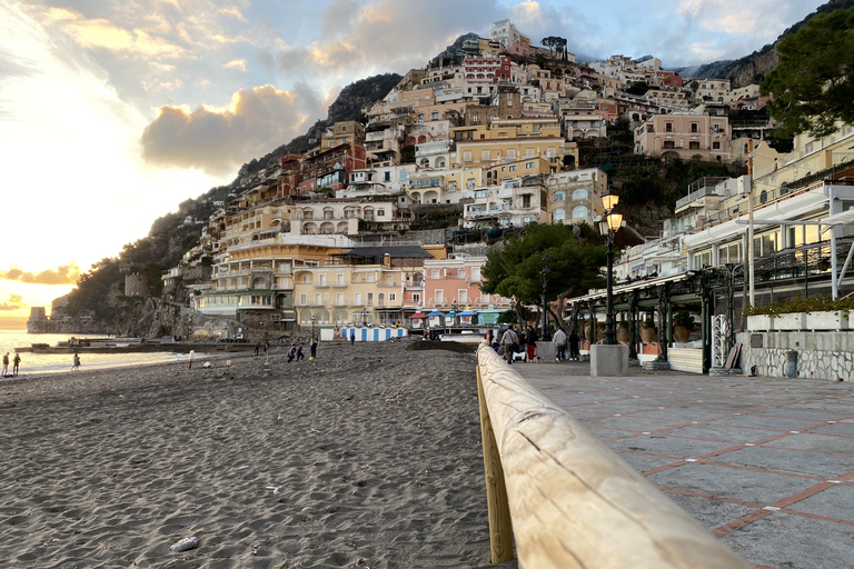 Desde Sorrento: tour en barco premium por la costa de AmalfiSorrento: tour premium de Positano y Amalfi