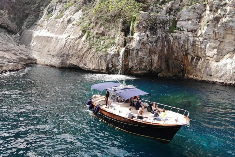 Van Sorrento: Capri semi-privérondvaart en grotbezoek
