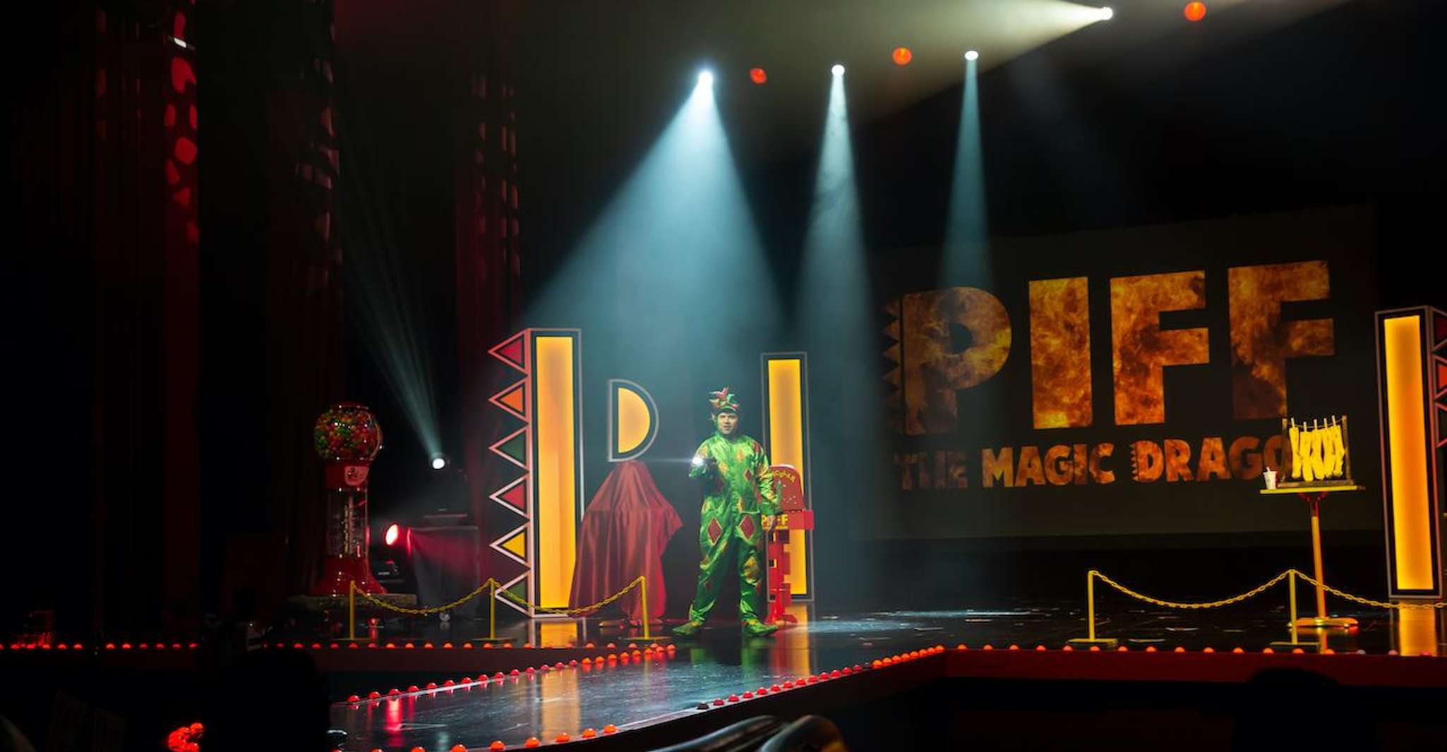 Las Vegas, Piff the Magic Dragon Show im Flamingo - Hizvo