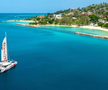 Montego Bay: Reggae Catamaran 18+ Cruise with Open Bar