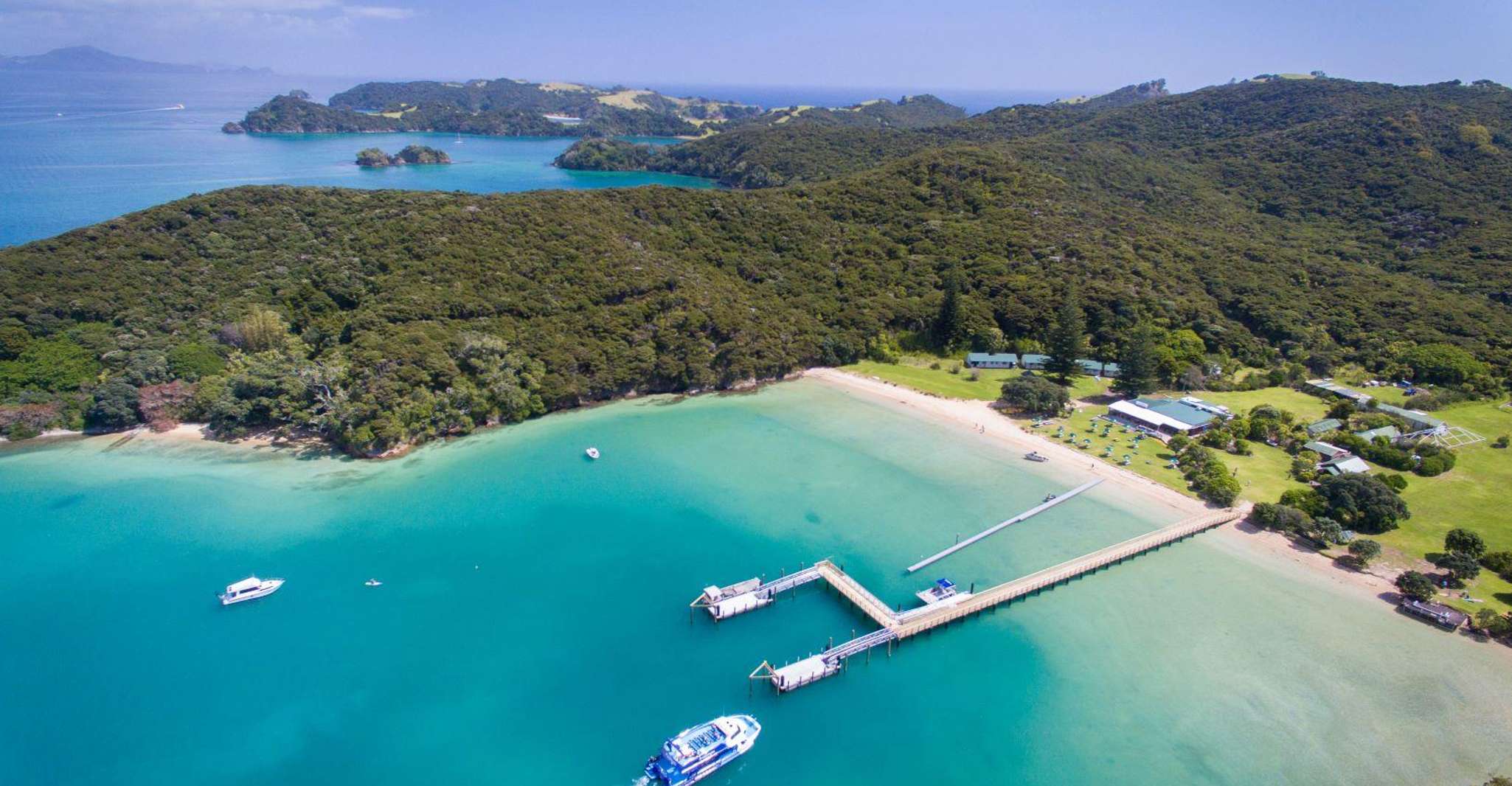 Paihia/Russell, Hole in the Rock and Bay of Islands Cruise - Hizvo