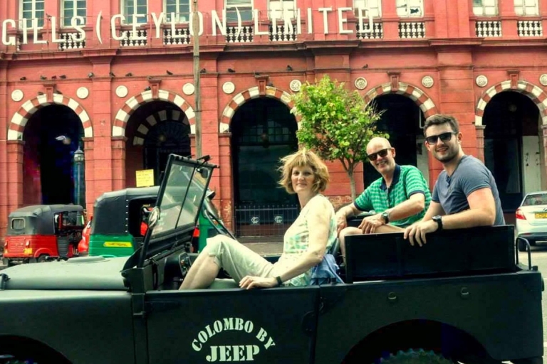 La ciudad de Colombo por el Jeep de la Guerra MundialOpción Estándar