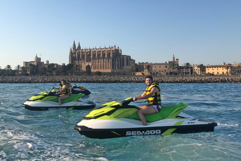 Palma de Mallorca: Jetski Tour to Palma Cathedral Standard Option