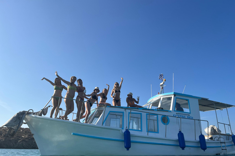 Mykonos : croisière d'une demi-journée en bateau antique sur la côte sudMykonos : tour en bateau demi-journée plages du sud