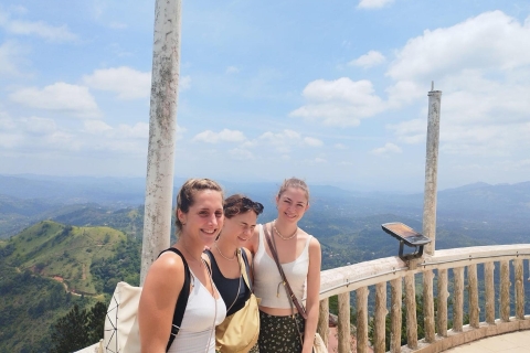 Excursión en Tuk Tuk por Ambuluwawa: Alturas Escénicas y Maravillas Espirituales