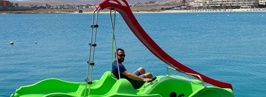 Caleta de Fuste : location de pédalos avec toboggan